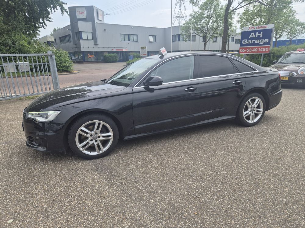 Audi A6 limousine